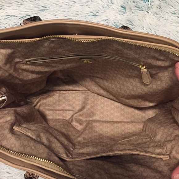 ✨CHARMING CHARLIE SNAKESKIN PURSE✨ - Picture 4 of 8